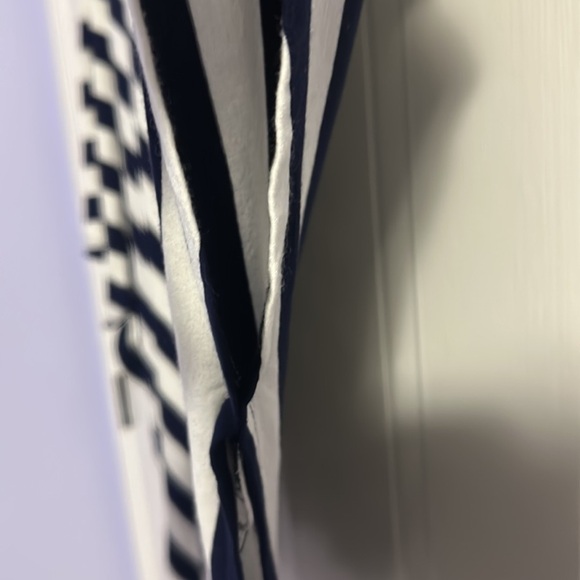 EUC Laurel, Size 10, Diagonal Cut, Loose Beautiful Top - Picture 8 of 9